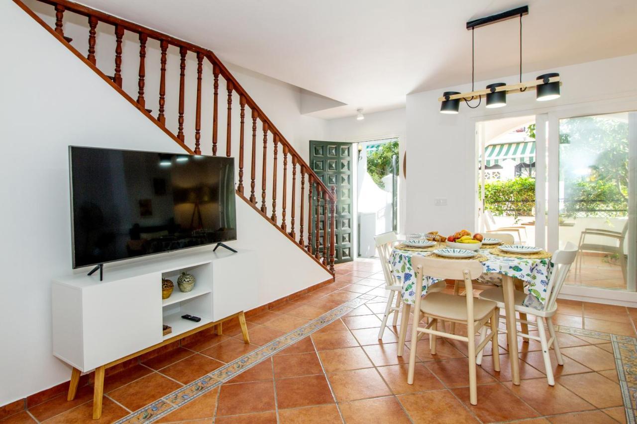 A Cozy And Elegant Townhouse Across The Beach Torre de Benagalbοn Εξωτερικό φωτογραφία